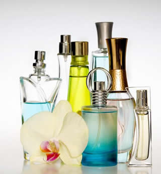 Cómo hacer perfumes caseros femeninos - Elaboración